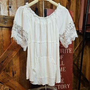 198 POL White Lace Off-Shoulder Blouse/Tunic